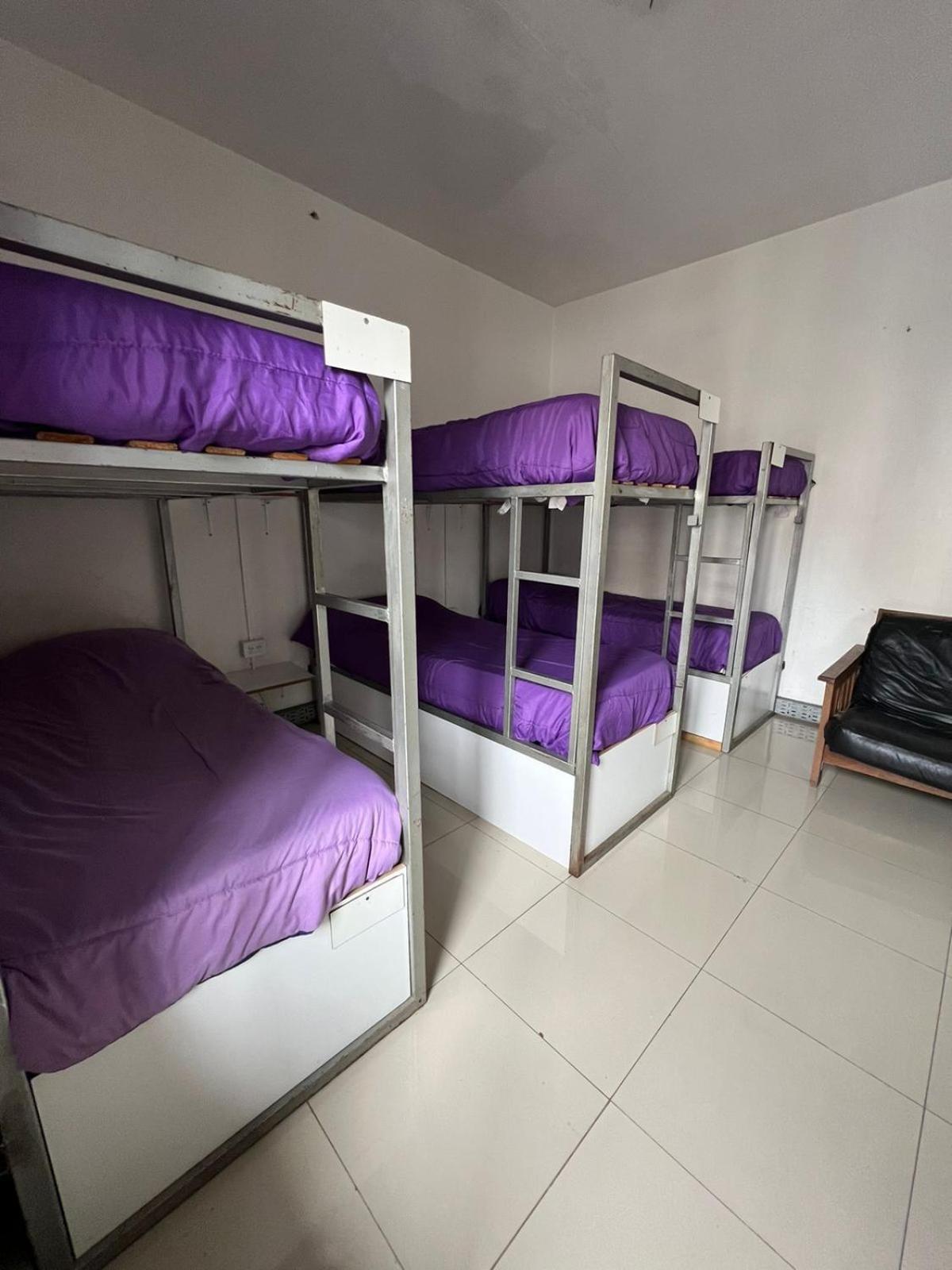 Hostel High *